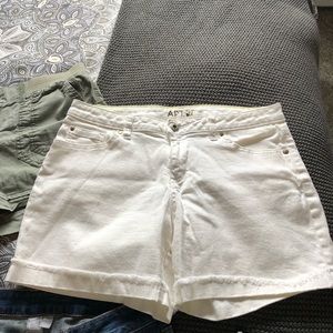 5 Pairs of Shorts! See all the Photos!